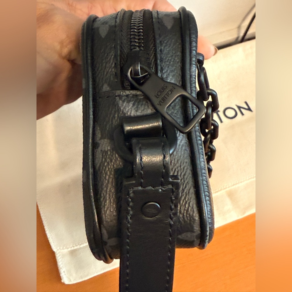 Louis Vuitton Eclipse Monogram Volga wristlet Bag - Picture 5 of 9